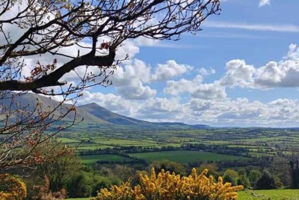 Corderry Farmhouse, Idyllic Cottage Amid 250 Acres Lisvernane Bagian luar foto