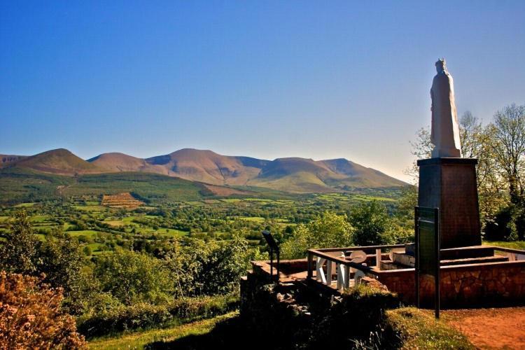 Corderry Farmhouse, Idyllic Cottage Amid 250 Acres Lisvernane Bagian luar foto
